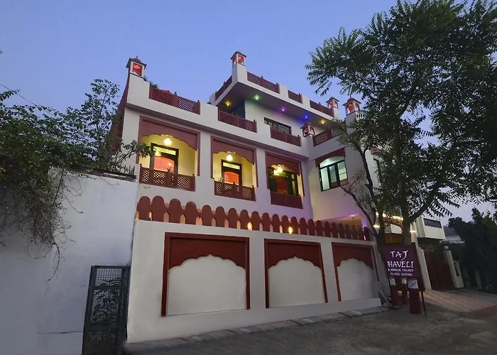 Taj Haveli Hotel Agra - Walkable Distance From Taj Mahal